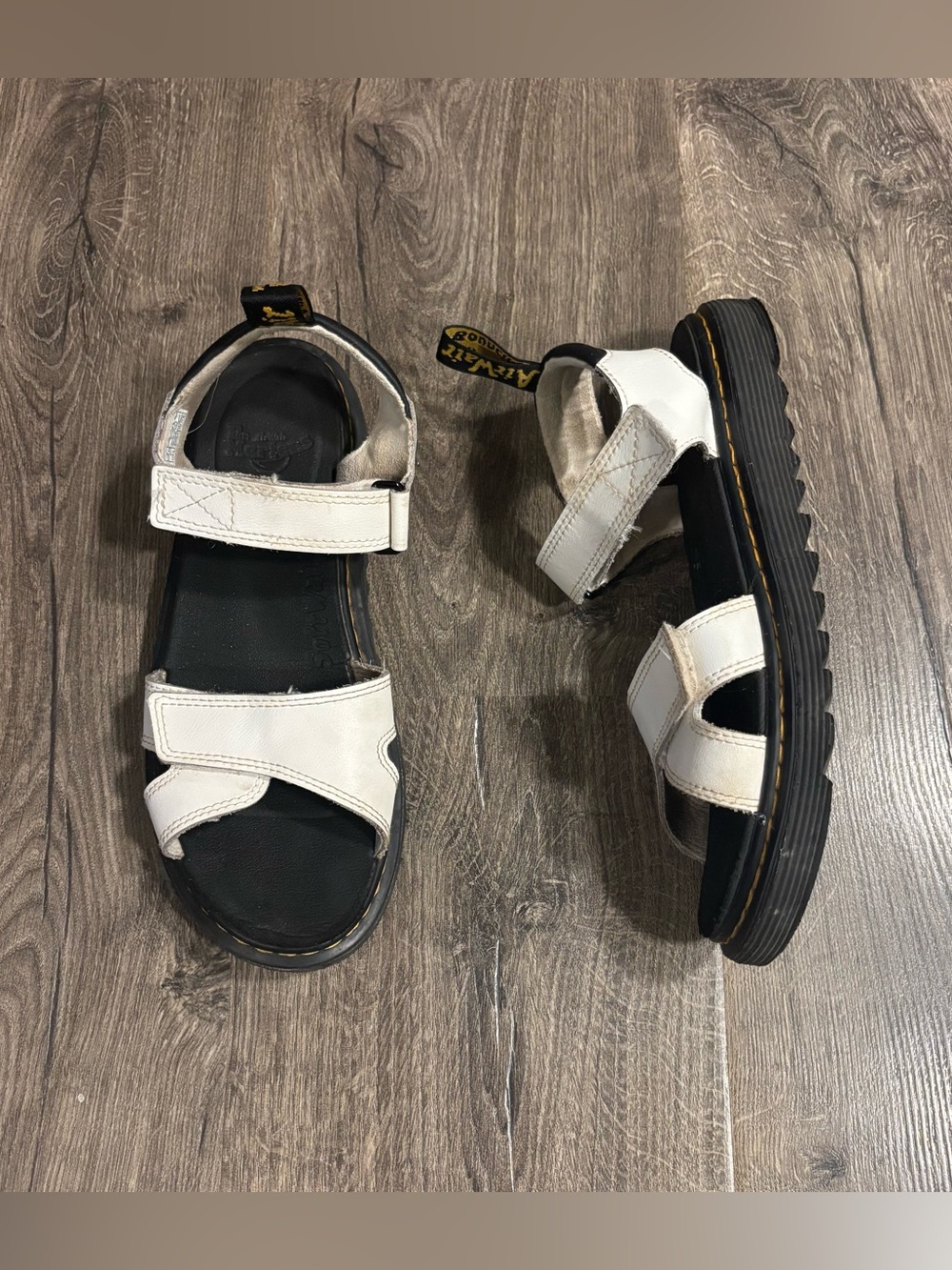Dr. Martens Vossie Y (Youth) White Leather Velcro Strap Sandals Women’s size 7